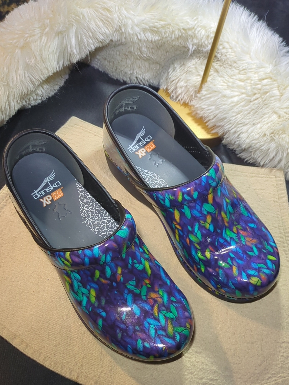 Dansko XP 2.0 Professional Patent Leather Leaf Pattern Blue Size 8.5 ONLY $70